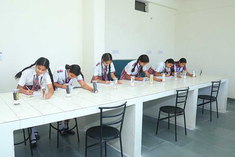 Scool building image